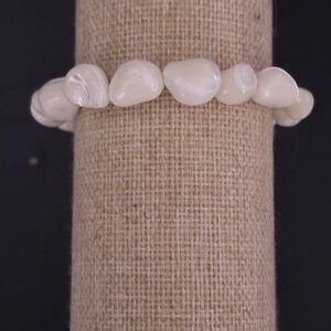 Handcrafted mother of pearl beaded bracelet